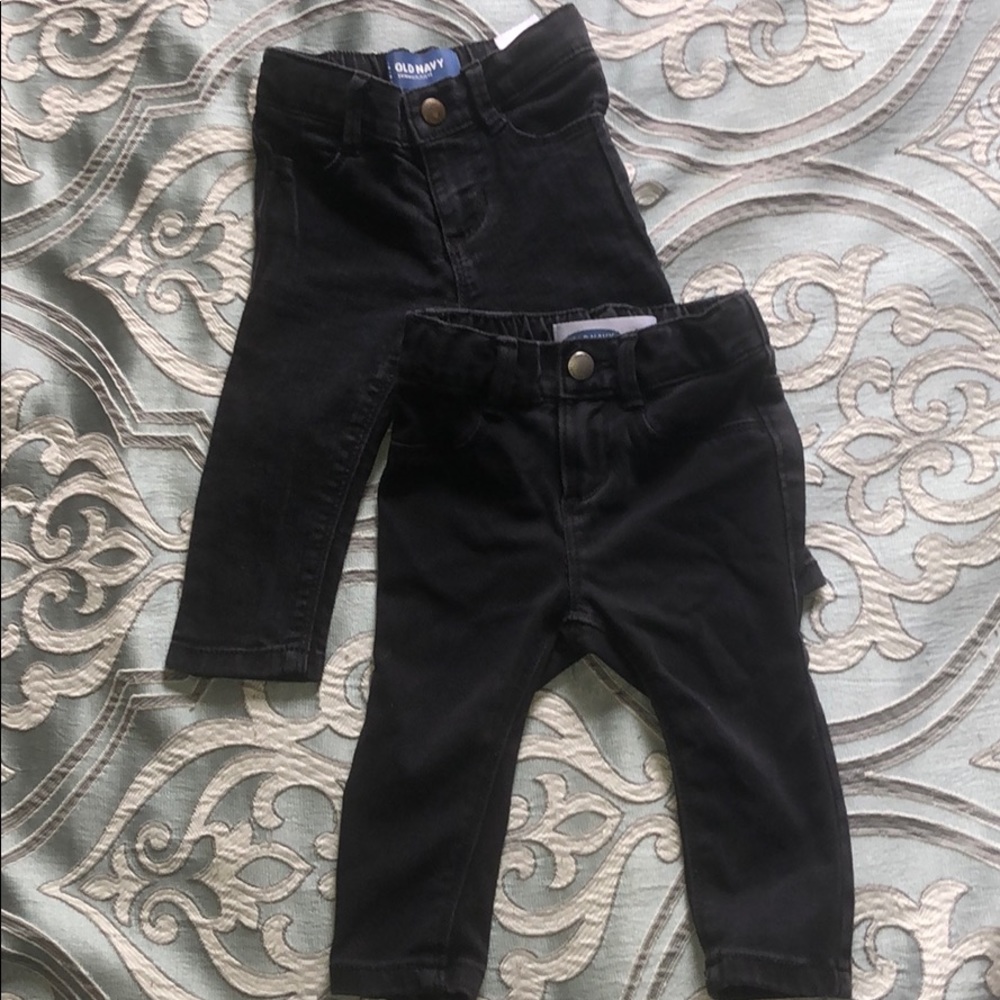 2 pairs of jeans